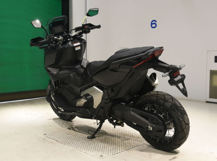 Мотоцикл Honda X-ADV750 с пробегом 3853 km