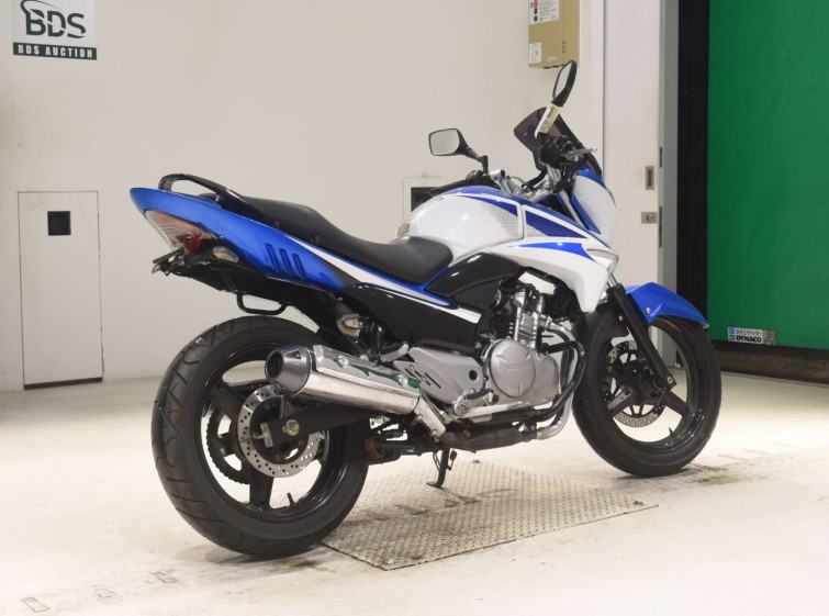 Мотоцикл Suzuki GSR250 з пробігом 10539 km