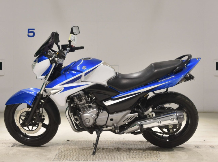 Мотоцикл Suzuki GSR250 з пробігом 10539 km