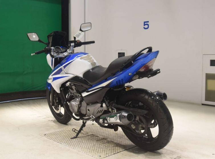 Мотоцикл Suzuki GSR250 з пробігом 10539 km