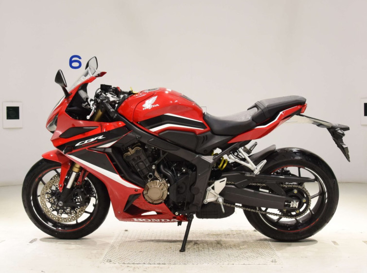 Мотоцикл Honda CBR650R з пробігом 7388 km