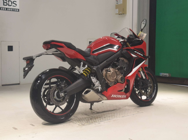 Мотоцикл Honda CBR650R з пробігом 7388 km