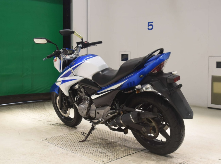 Мотоцикл Suzuki GSR250 с пробегом 17491 km