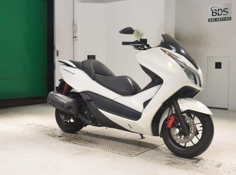 Мотоцикл Honda FORZA SI з пробігом 20683 km