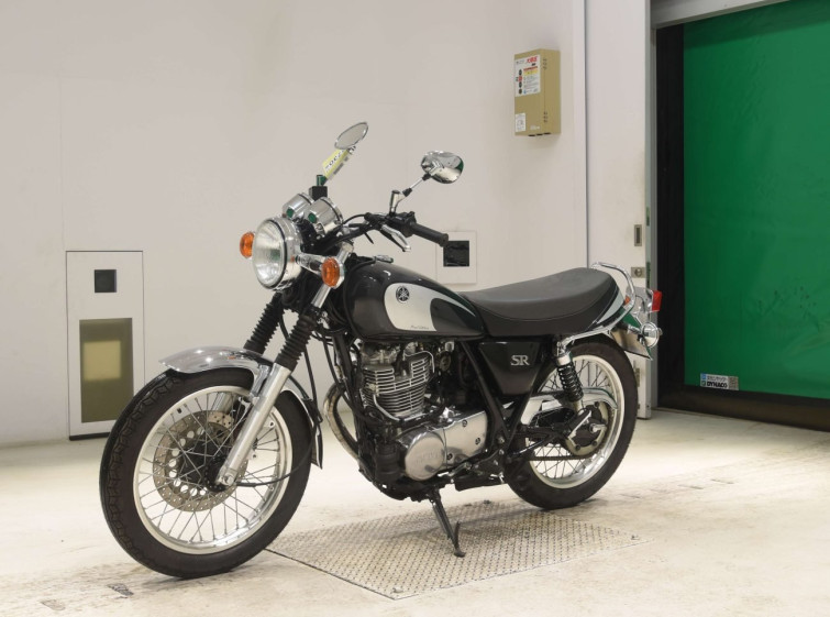 Мотоцикл Yamaha SR400 с пробегом 6918 km