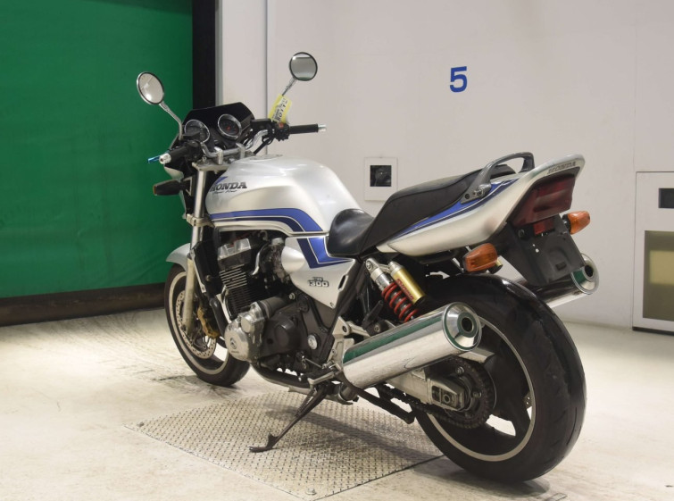 Мотоцикл Honda CB1300SF с пробегом 67778 km