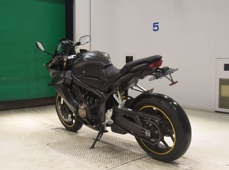 Мотоцикл Honda CBR650R с пробегом 21041 km