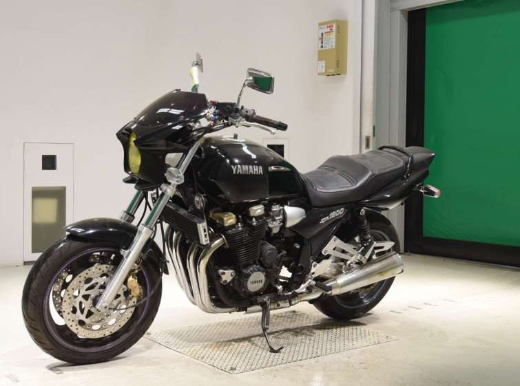 Мотоцикл Yamaha XJR1200 с пробегом 15587 km