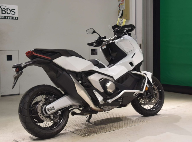 Мотоцикл Honda X-ADV750 с пробегом 14062 km