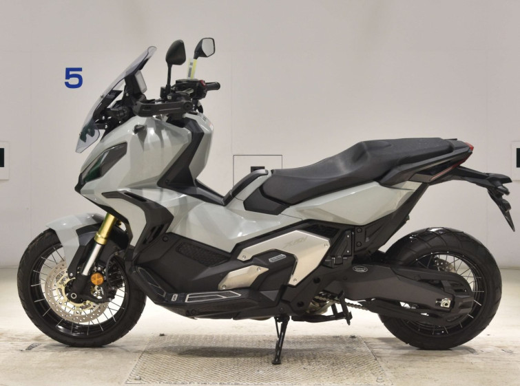 Мотоцикл Honda X-ADV750 з пробігом 1405 km