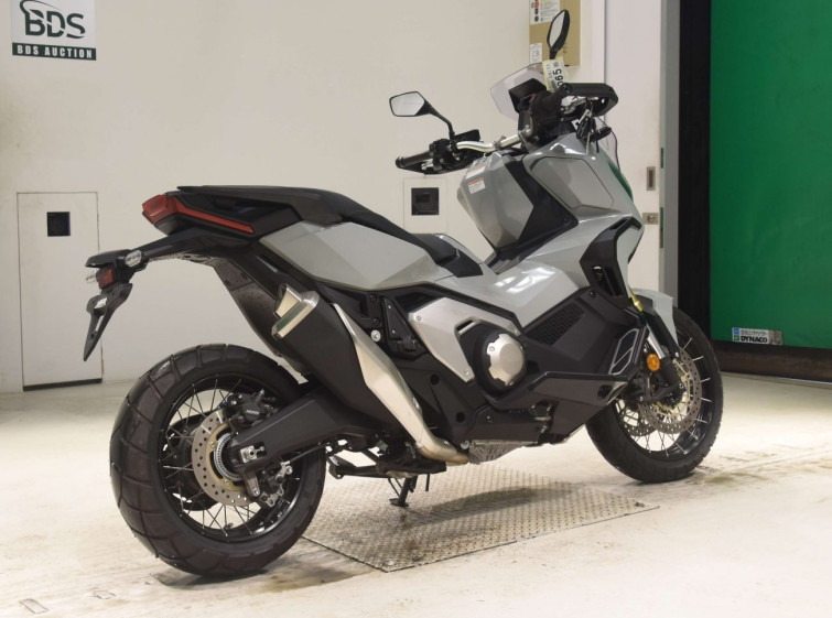Мотоцикл Honda X-ADV750 з пробігом 1405 km