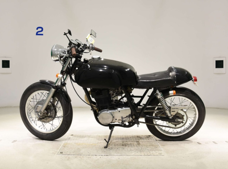 Мотоцикл Yamaha SR400-2 с пробегом 2813 km