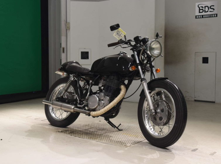 Мотоцикл Yamaha SR400-2 с пробегом 2813 km