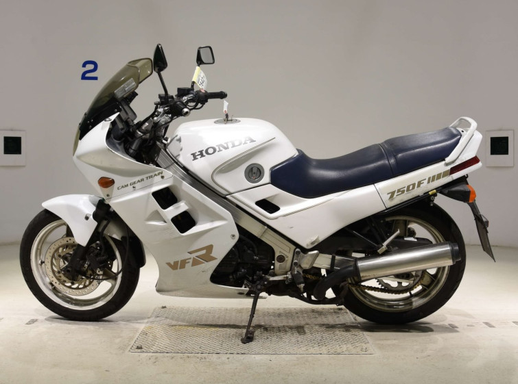 Мотоцикл Honda VFR750F с пробегом 17887 km