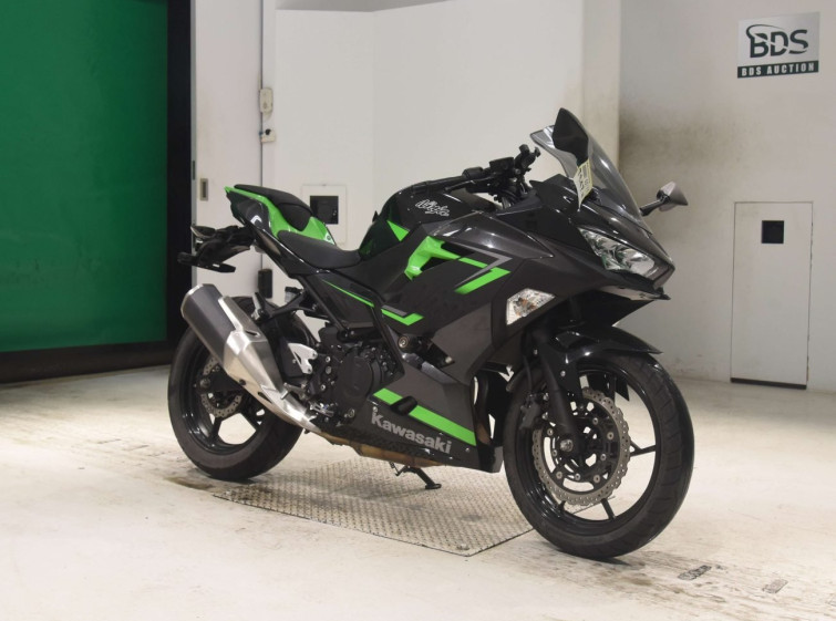 Мотоцикл Kawasaki NINJA250 с пробегом 11031 km