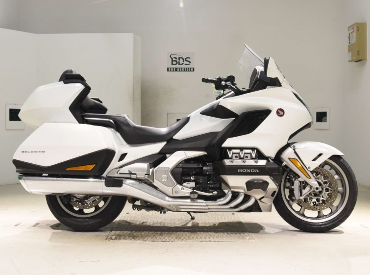 Мотоцикл Honda GL1800 TOUR с пробегом 17784 km