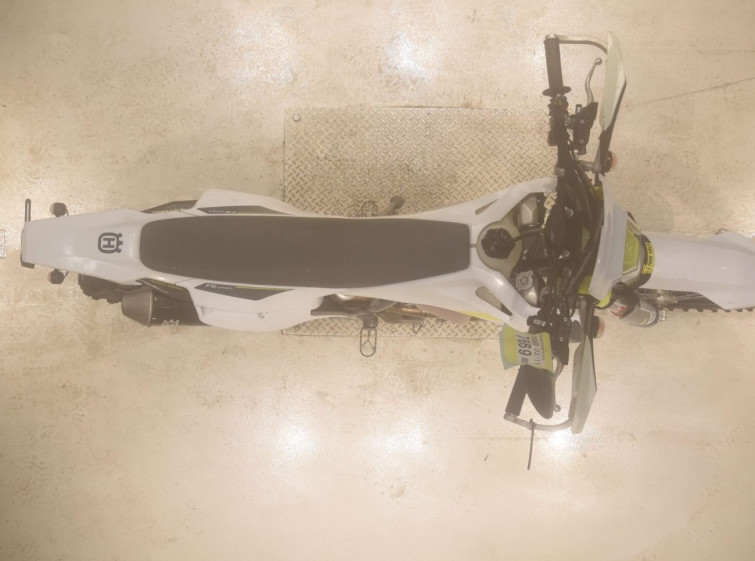 Мотоцикл Husqvarna FE250 з пробігом 2515 km