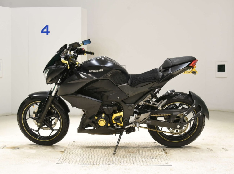 Мотоцикл Kawasaki Z250 с пробегом 6496 km
