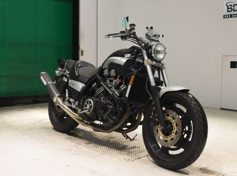 Мотоцикл Yamaha V-MAX1200 з пробігом 16766 km