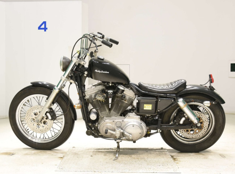 Мотоцикл HD XL883HUGGER