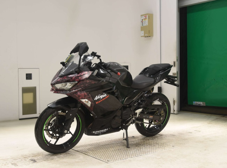 Мотоцикл Kawasaki NINJA400 з пробігом 34691 km