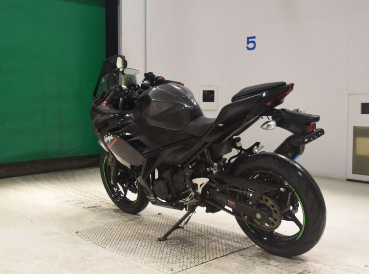 Мотоцикл Kawasaki NINJA400 з пробігом 34691 km