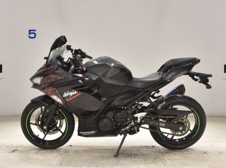 Мотоцикл Kawasaki NINJA400 з пробігом 34691 km