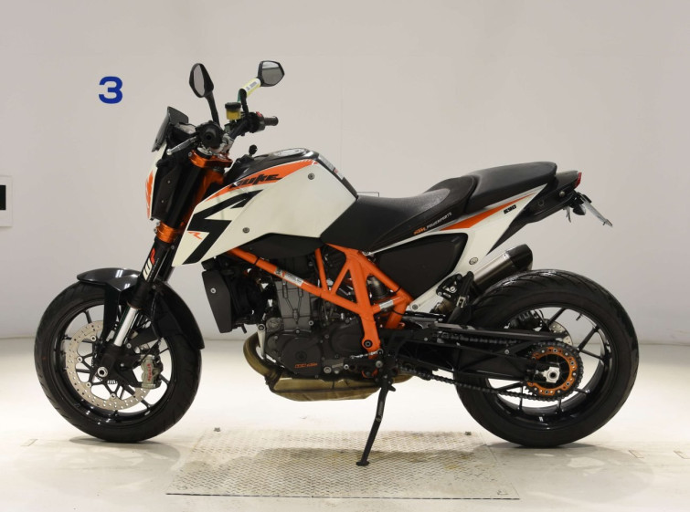 Мотоцикл KTM 690 DUKE с пробегом 12900 km