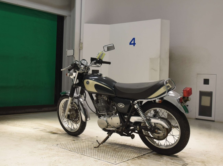 Мотоцикл Yamaha SR400 с пробегом 32793 km