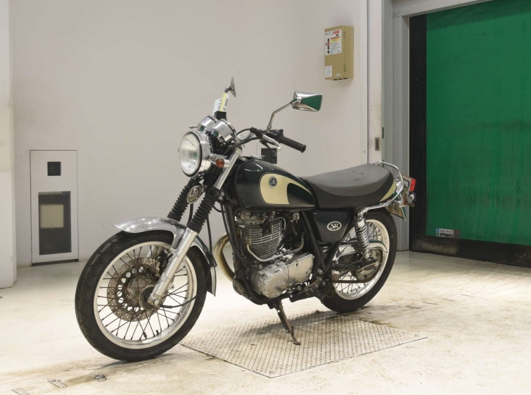 Мотоцикл Yamaha SR400 с пробегом 32793 km