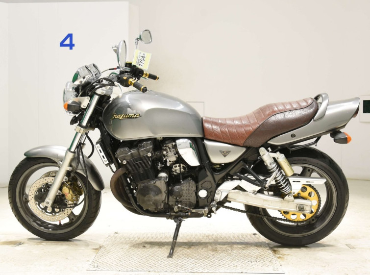 Мотоцикл Suzuki GSX400 INAZUMA з пробігом 30798 km