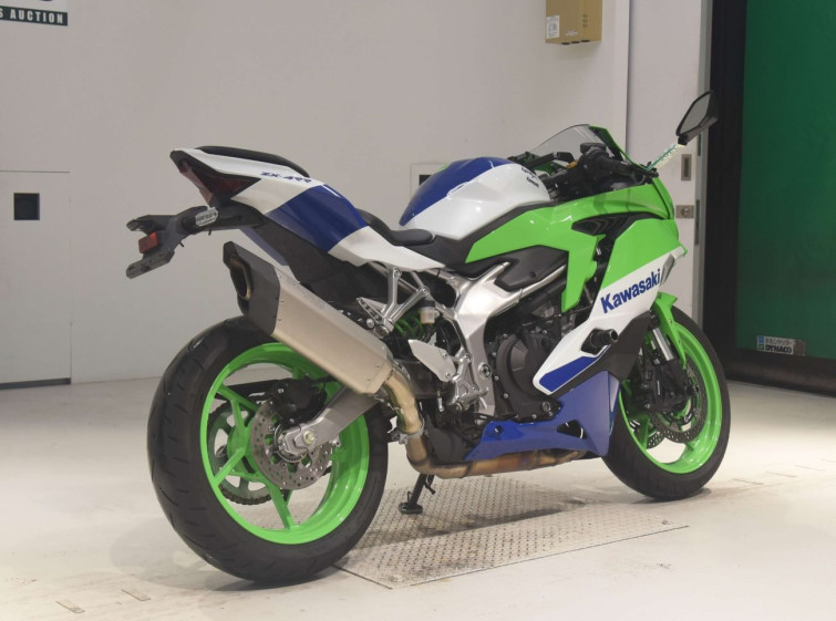 Мотоцикл Kawasaki ZX-4RR с пробегом 7255 km