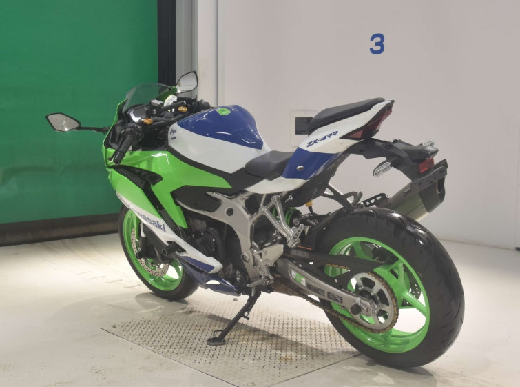 Мотоцикл Kawasaki ZX-4RR с пробегом 7255 km
