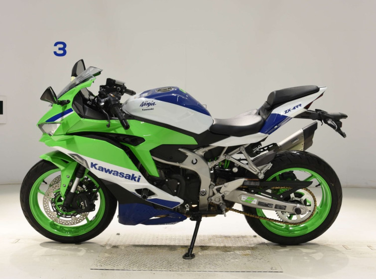 Мотоцикл Kawasaki ZX-4RR с пробегом 7255 km