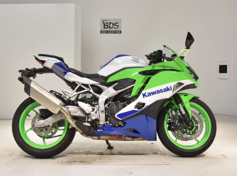 Мотоцикл Kawasaki ZX-4RR с пробегом 7255 km
