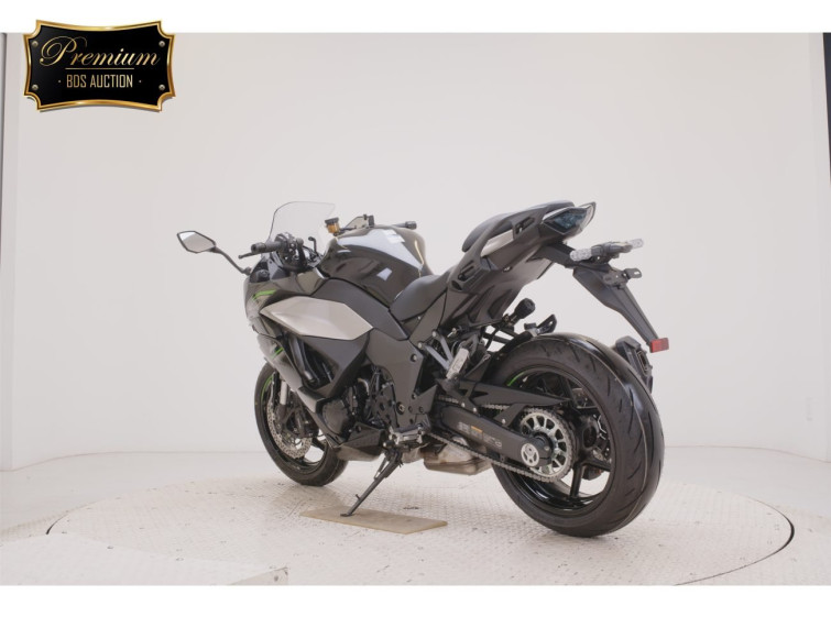 Мотоцикл Kawasaki ninja 1000 sx с пробегом 110 km