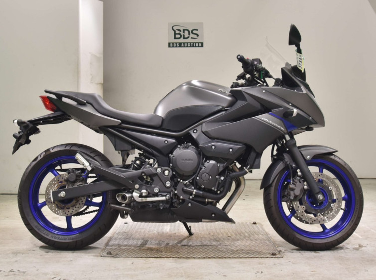 Мотоцикл Yamaha XJ6 DIVERSION с пробегом 8642 km