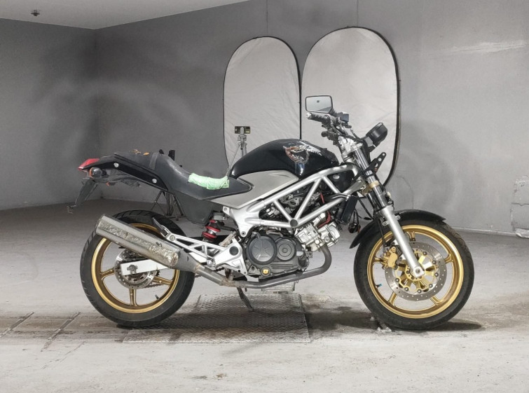 Мотоцикл Honda VTR250