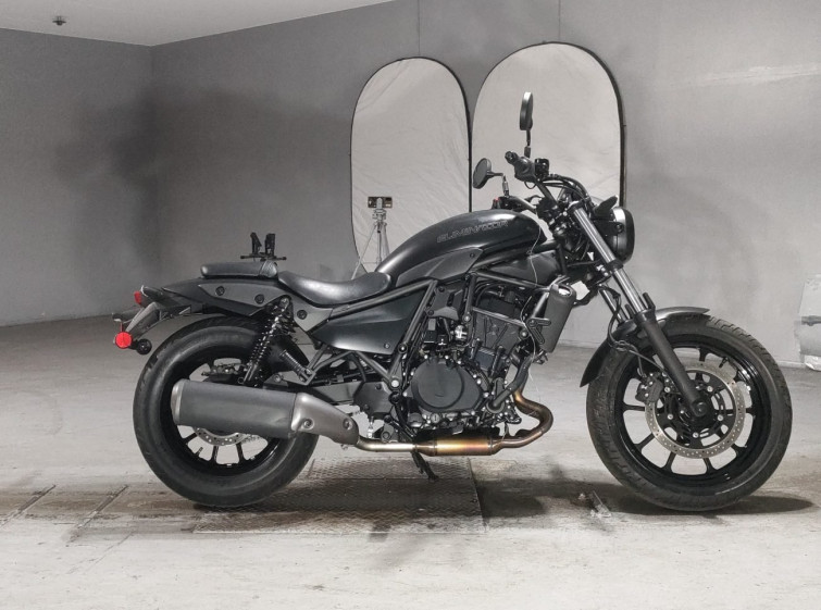 Мотоцикл Kawasaki ELIMINATOR 400 с пробегом 1997 km