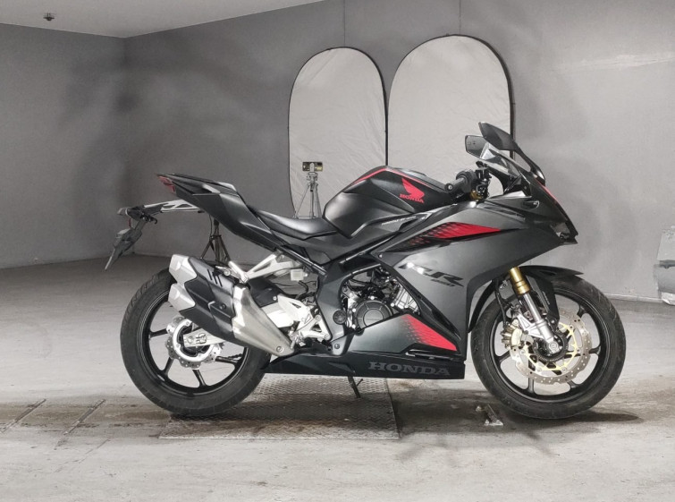 Мотоцикл Honda CBR250RR с пробегом 4331 km