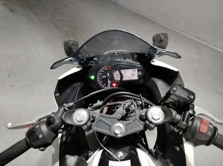 Мотоцикл Yamaha YZF-R25 з пробігом 4935 km