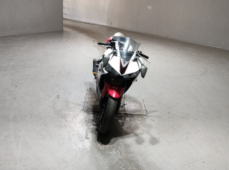 Мотоцикл Yamaha YZF-R25 з пробігом 4935 km
