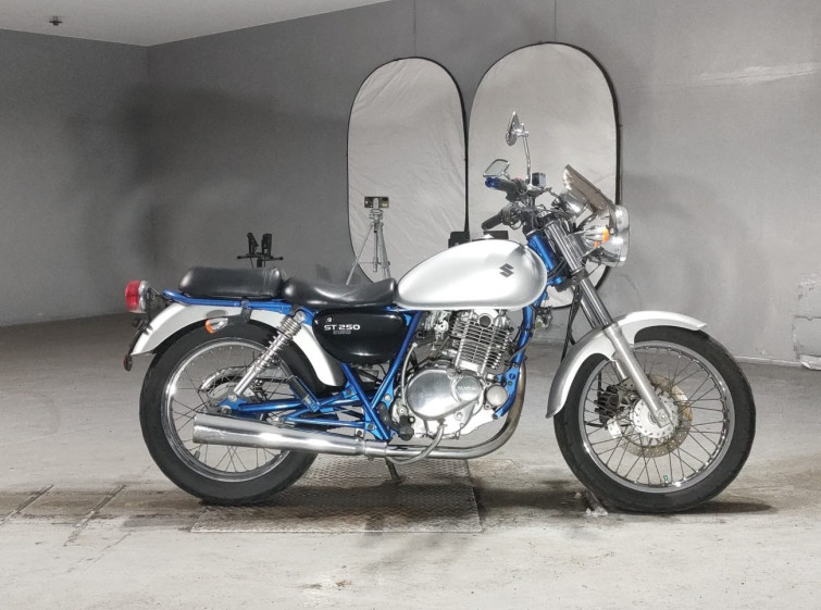 Мотоцикл Suzuki ST250E з пробігом 24586 km