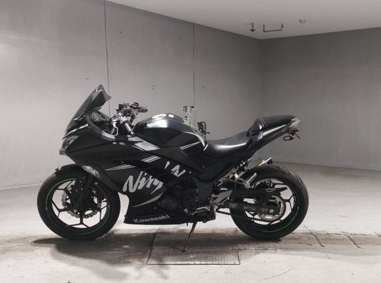 Мотоцикл Kawasaki NINJA250 з пробігом 8949 km