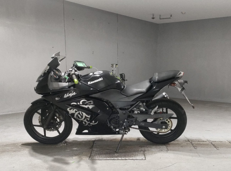 Мотоцикл Kawasaki NINJA250R з пробігом 25870 km