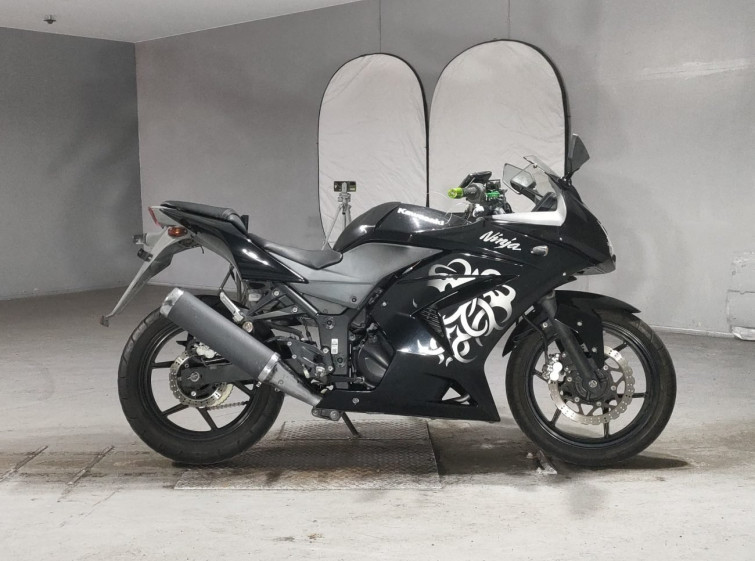 Мотоцикл Kawasaki NINJA250R з пробігом 25870 km