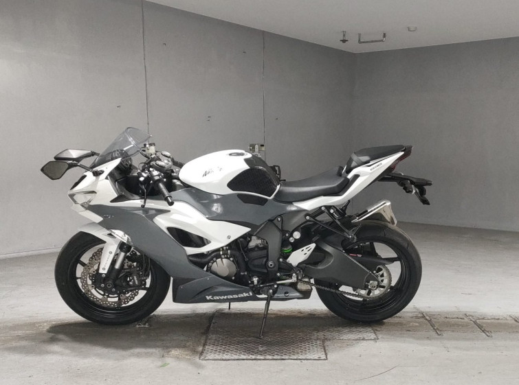 Мотоцикл Kawasaki ZX-6R с пробегом 20475 km