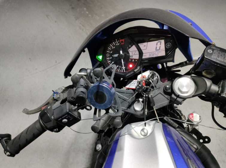 Мотоцикл Yamaha YZF-R25 с пробегом 30850 km