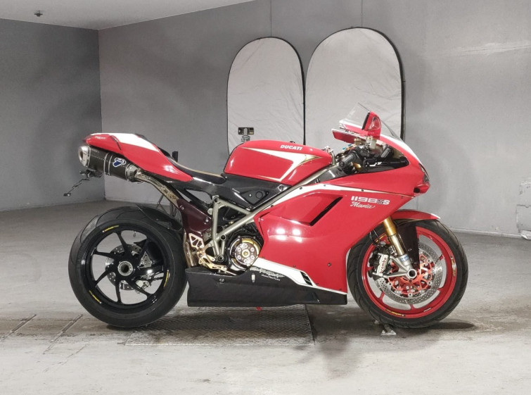 Мотоцикл Ducati 1198S с пробегом 17207 km