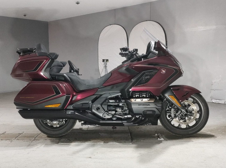 Мотоцикл Honda GL1800 TOUR с пробегом 3211 km